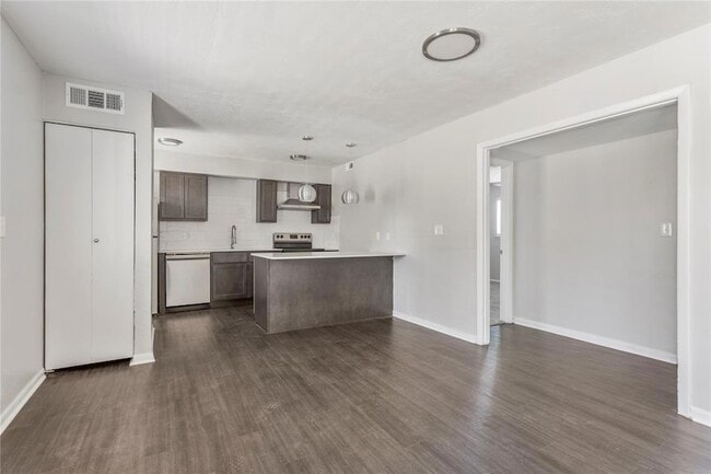 Photo - 2810 Dorchester Dr Unit 23