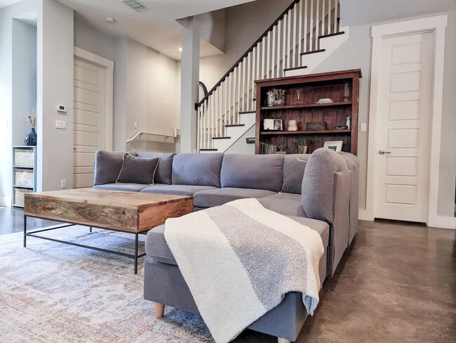 Building Photo - 803B Dawson Rd Unit ID1347459P