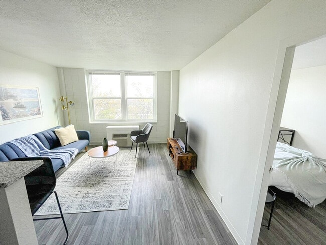 Building Photo - 2515 Burnet Ave Unit GO ID1036866P