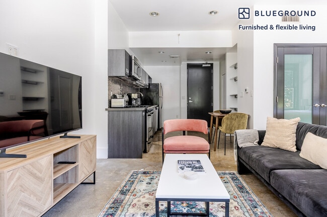 Photo - 810 S Spring St Unit FL2-ID1424