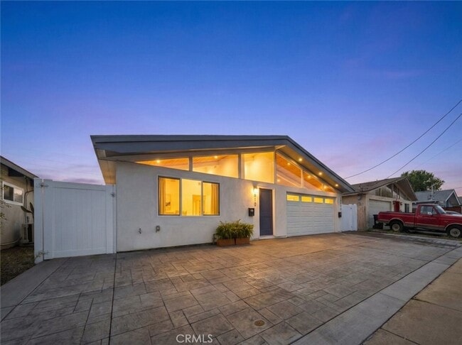 Building Photo - 13010 Hartland St