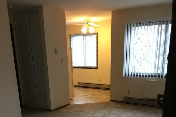 Corner One Bedroom Apartment - Wausau Columns Apartments