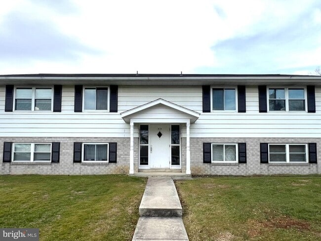 Building Photo - 313 Herr Ave Unit 1