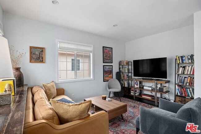 Photo - 3836 Seneca Ave