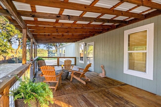 Photo - 409 Willow Dr