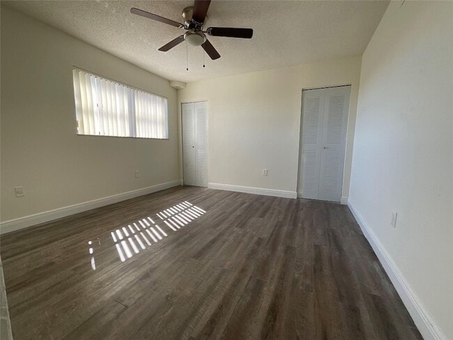 Photo - 19455 NE 10th Ave Unit 4-116