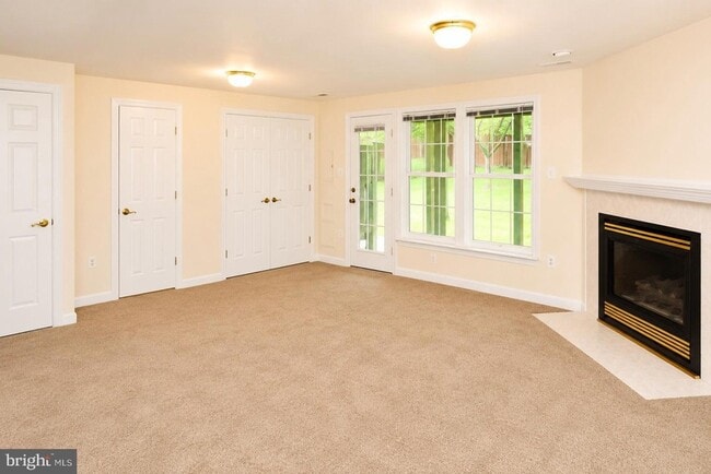 Photo - 2218 Mears Ln