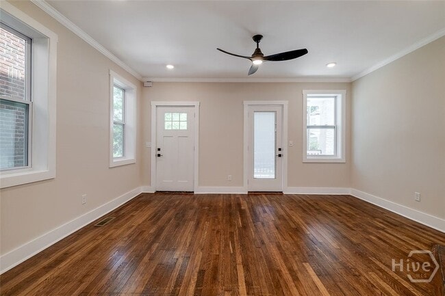 Photo - 905 E Park Ave