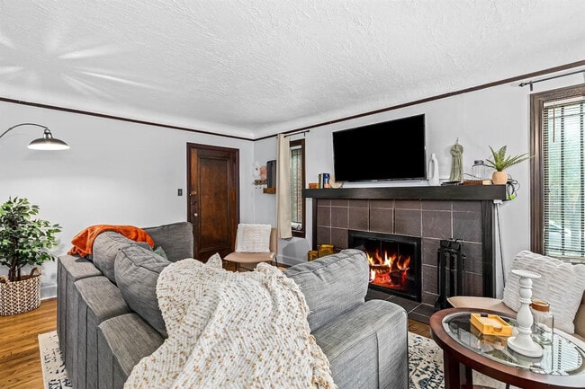 Building Photo - 522 W Hudson Ave Unit ID1032336P