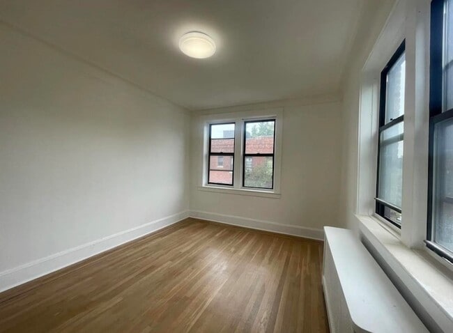Photo - 2 Noll Pl Unit 14