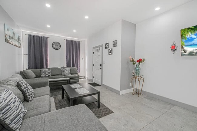 Photo - 479 Putnam Ave Unit SI ID1470333P