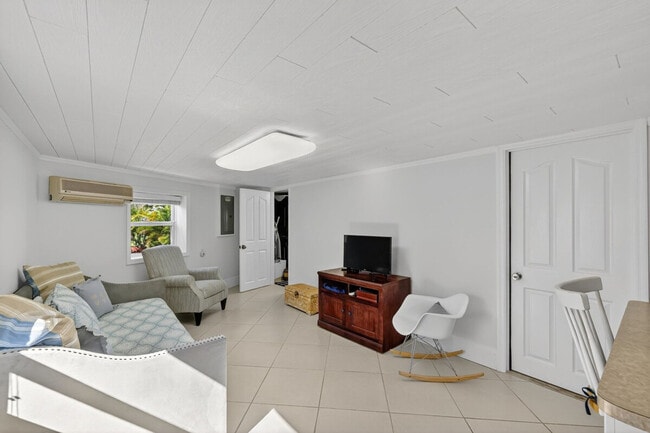 Photo - 1282 Nettles Blvd Unit SI ID1541575P