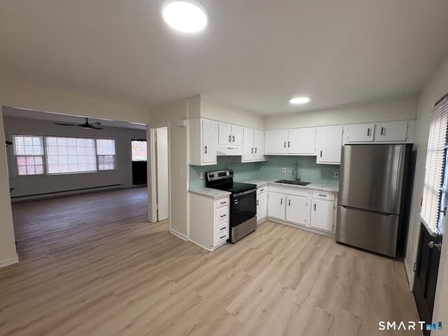 Photo - 1280 Townsend Ave