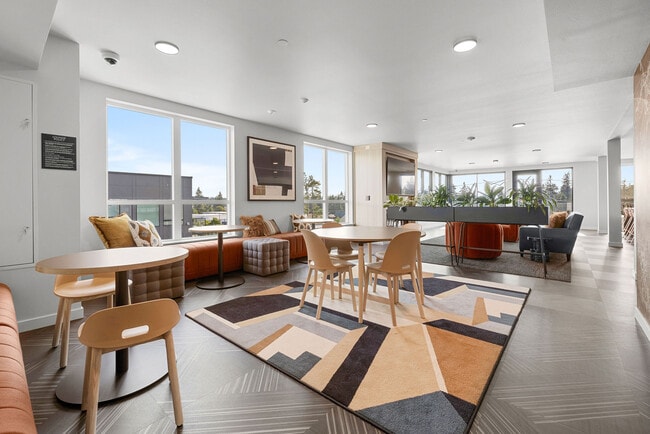 Sky Lounge - Ion Town Center Apartments