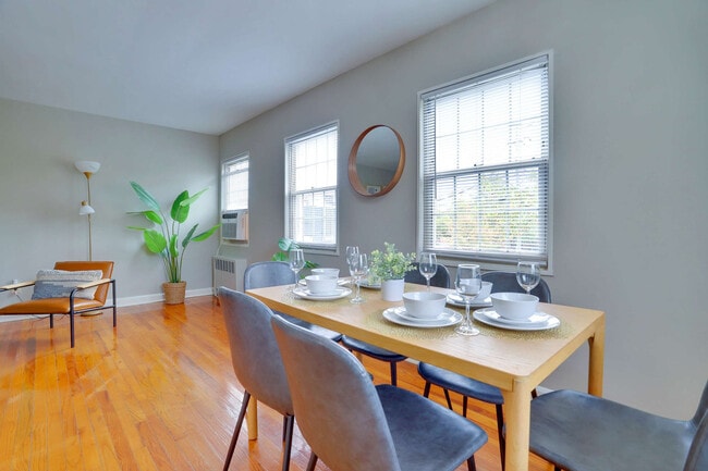 Photo - 1420 W Abingdon Dr Unit FL3-ID1035599P