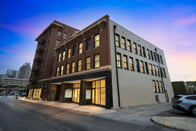 Photo - 505 E Travis St Unit SI ID1267111P