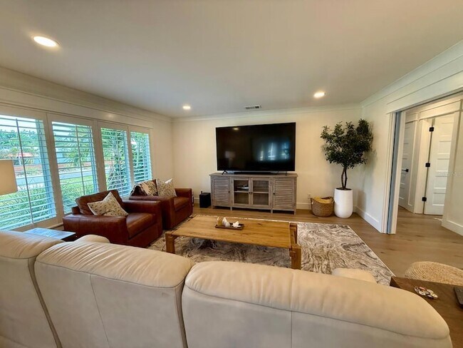 Photo - 1833 Pandora Dr