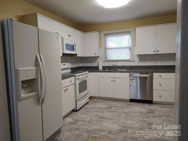 Photo - 322 Hartford Ave