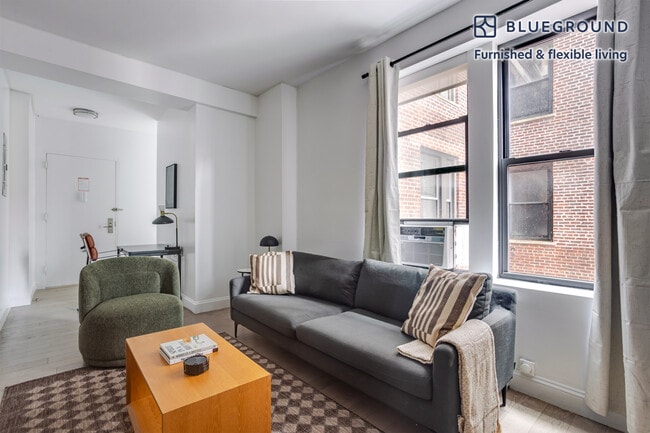 Building Photo - 915 West End Ave Unit SI FL12-ID2277