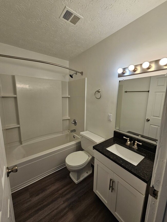 Photo - Hillcrest Apartments