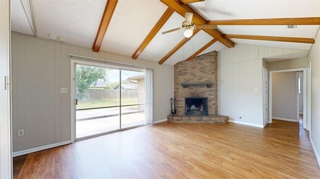 Photo - 302 Laurel St