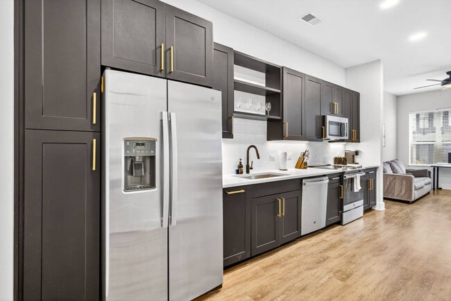 Photo - 1001 N Himes Ave Unit ID1312614P