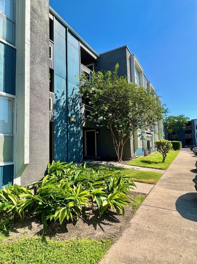 Photo - Aventine Apartments