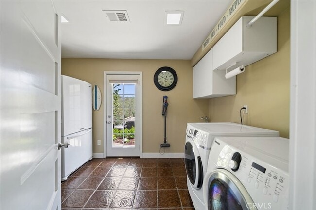 Photo - 215 Monterey Dr