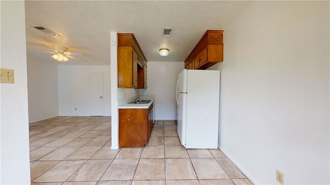 Photo - 809 Llano Pl