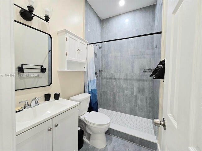 Photo - 18255 SW 145th Ave Unit Back