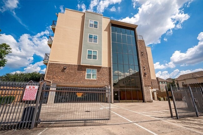 Building Photo - 2802 Morrison St Unit 301