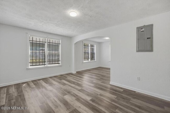 Photo - 1216 W 24th St