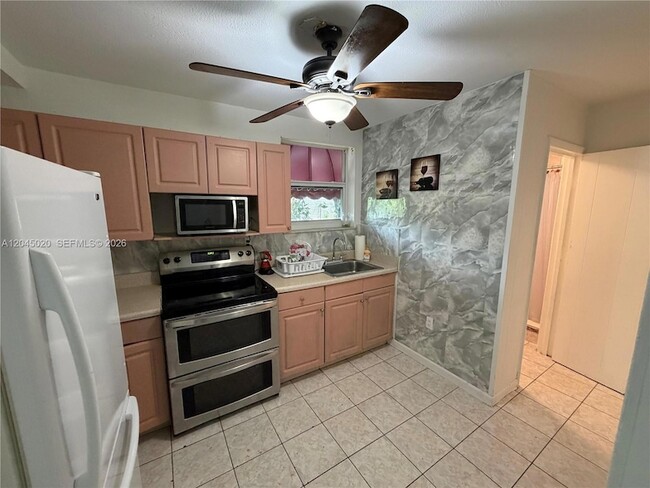 Photo - 4935 SW 101st Ave Unit 1
