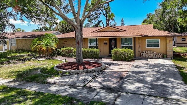 Building Photo - 7916 Woodgrove Cir