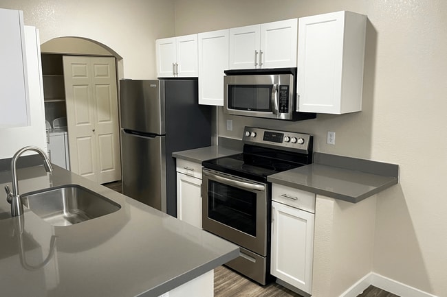 Upgraded Kitchen* - Pinnacle Highland Apartments