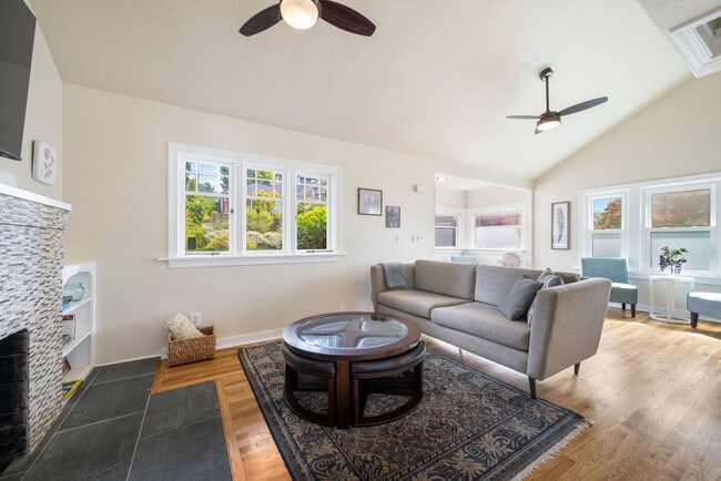 Photo - 4045 45th Ave SW Unit ID1299301P