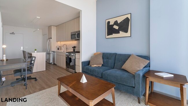 Building Photo - 513 S Damen Ave Unit 1906