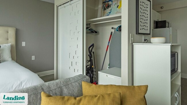 Photo - 305 Dr. M.L.K. Jr St S Unit 843.1403526