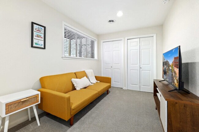 Photo - 1232 S Dinsmore Trail Unit ID1221881P