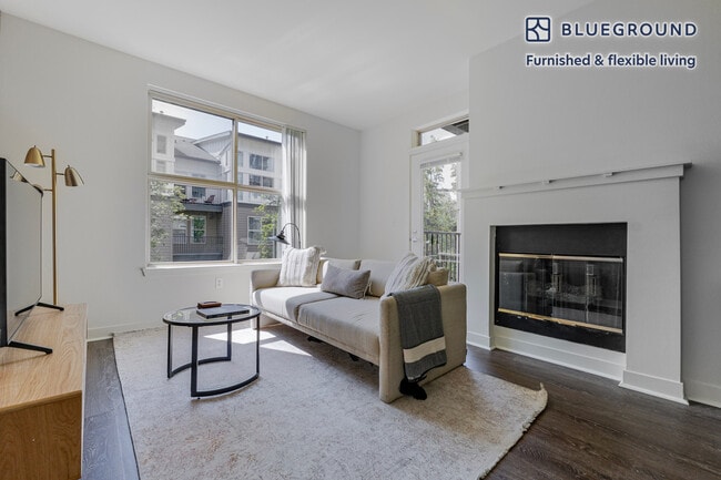 Building Photo - 11000 NE 10th St Unit FL3-ID879