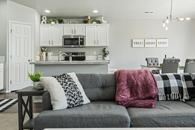 Photo - 17541 Mountain Springs Ave Unit SI ID1460908P