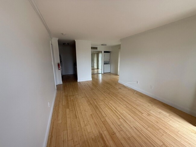 Photo - 10 Society Hill Dr N