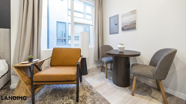 Building Photo - 3024-3024 Zuni St Unit 204