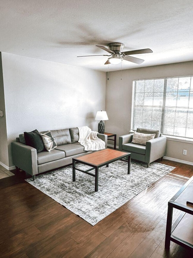 Building Photo - 1201 Cleveland St Unit ID1385204P