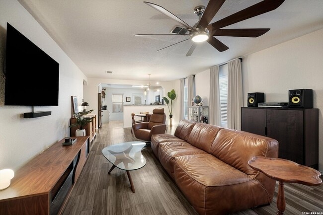 Photo - 8111 Running Hollow