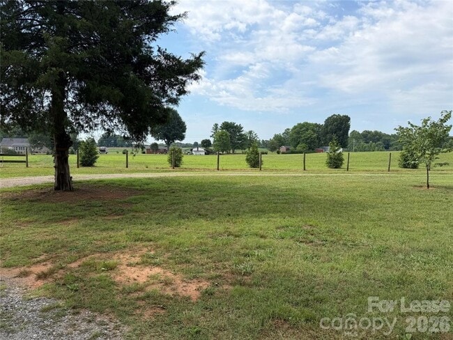 Photo - 147 Crooked Ln