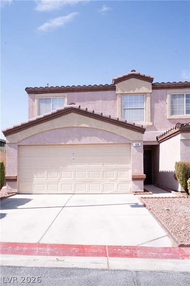 Building Photo - 2524 Adelante Ave