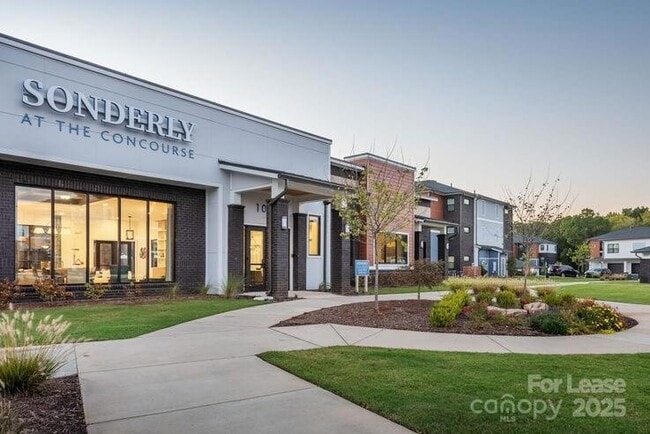 Photo - 1035 Strensall Ln Unit B1