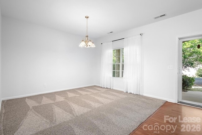 Photo - 2059 Blue Iris Dr