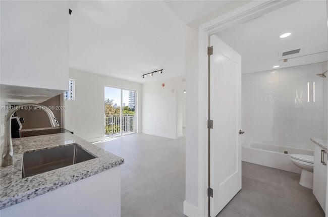 Photo - 1536 NW 15th Ave Unit 306